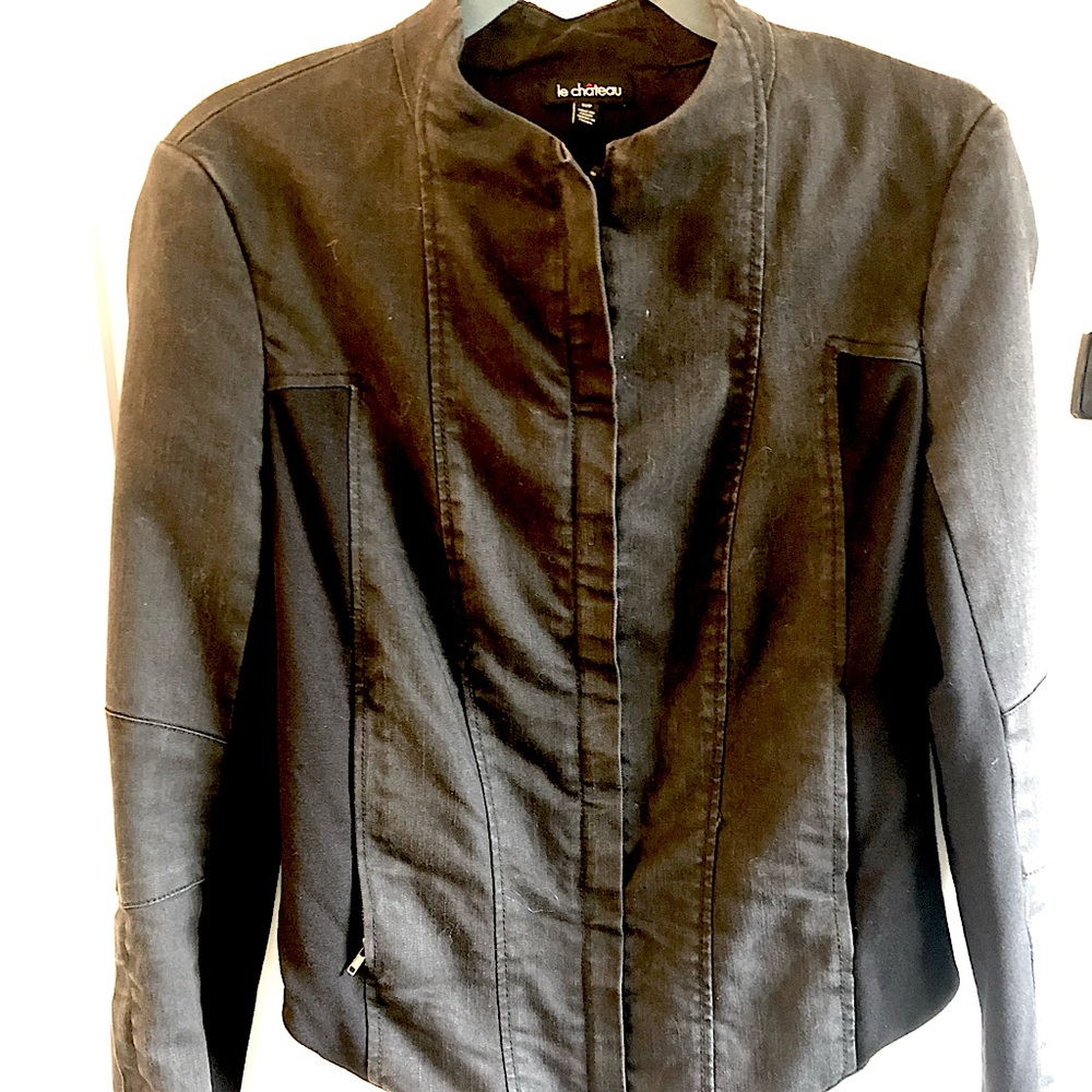 Le Chateau women’s short fitted jacket